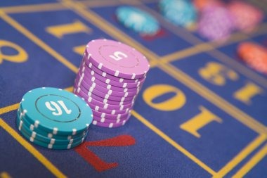 Bonus round activation Bonus round and free spins feature